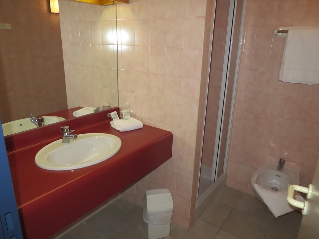N'Atura Hotel Aire-sur-lʼAdour Екстериор снимка