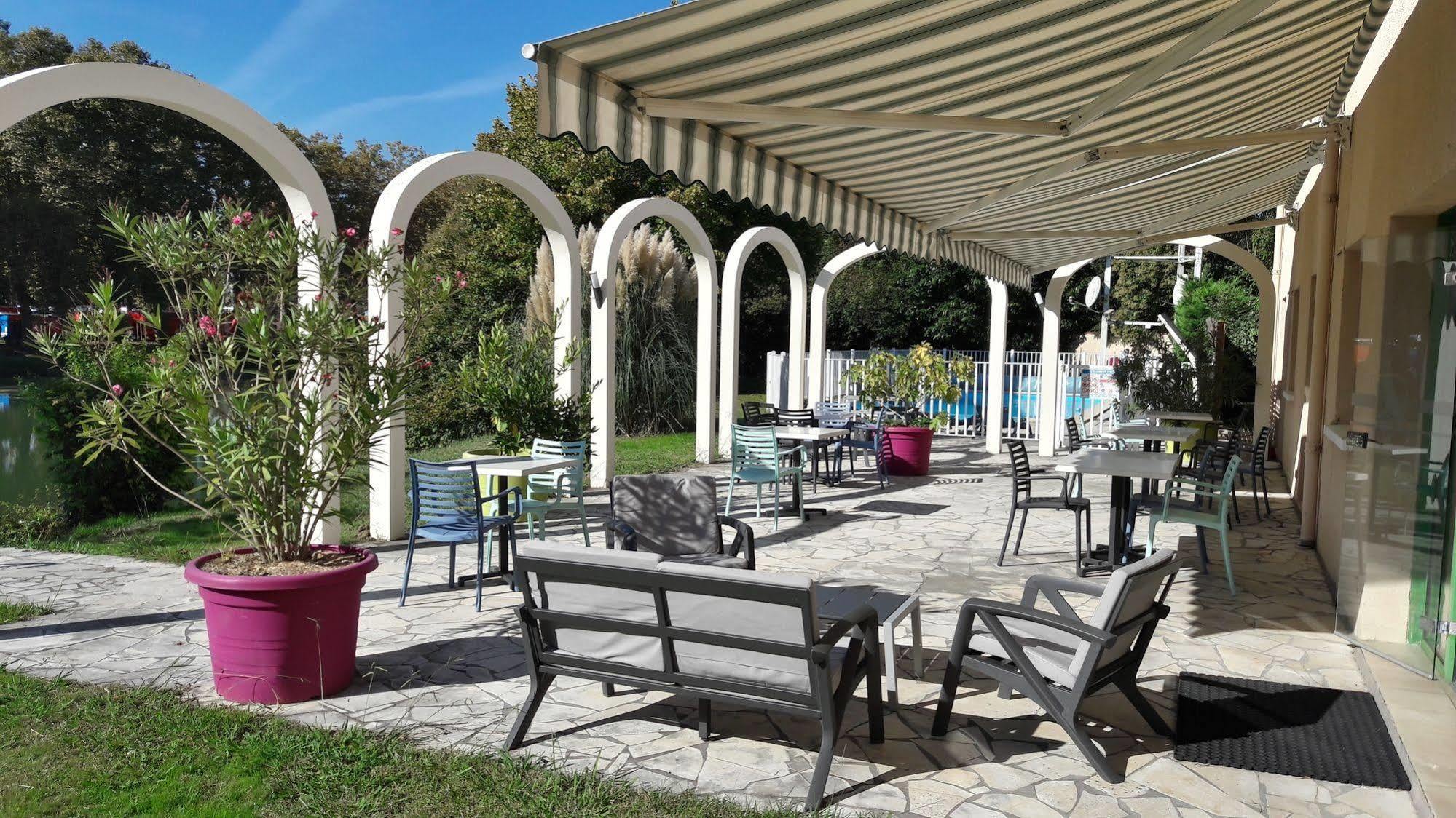 N'Atura Hotel Aire-sur-lʼAdour Екстериор снимка